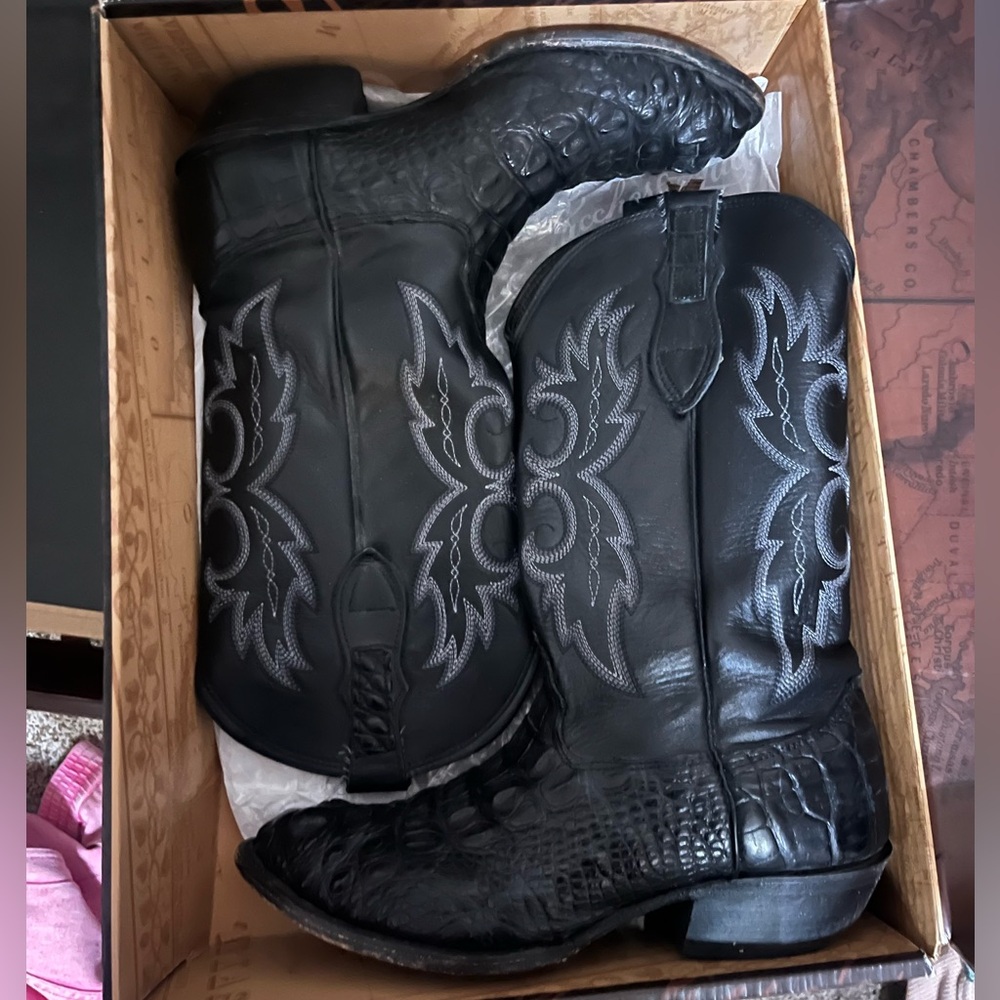 Men’s black crocodile cowboy boots size 9.5 m